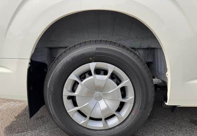 TOYOTA HIACE COMMUTER view 19