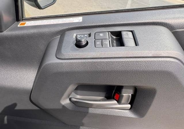 TOYOTA HIACE COMMUTER view 15