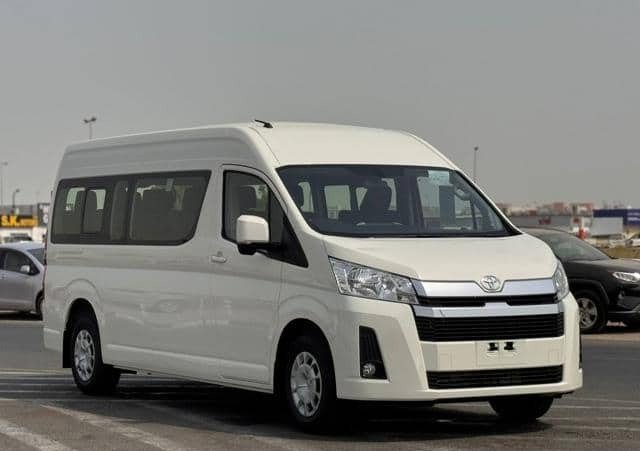 TOYOTA HIACE COMMUTER view 3
