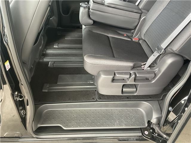 NISSAN SERENA e-POWER Highway Star V view 13